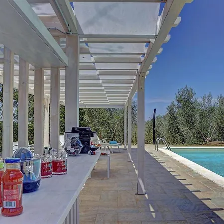 Villa Henry House